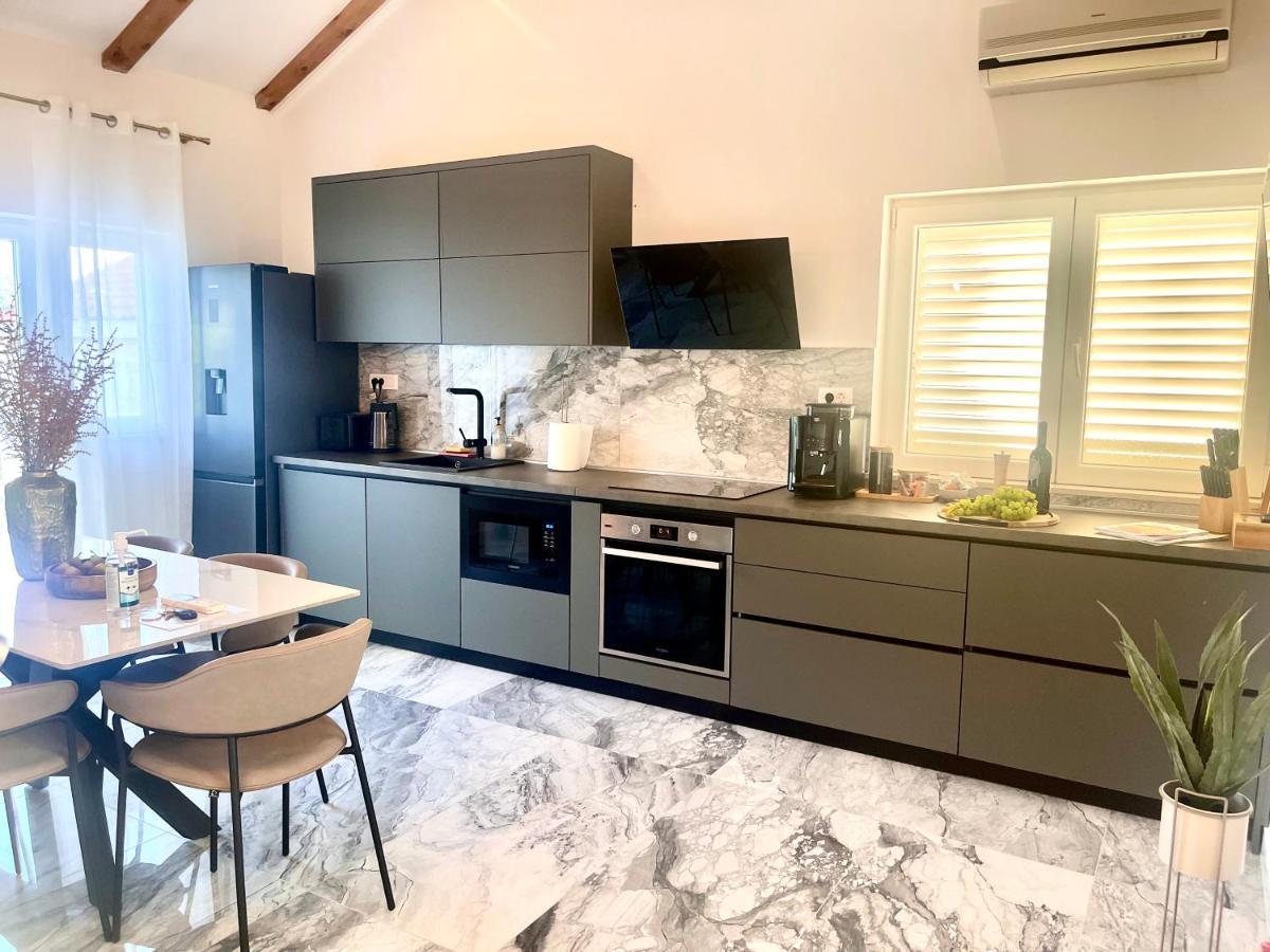ツァヴタットLuxury Penthouse Avalonアパートメント エクステリア 写真