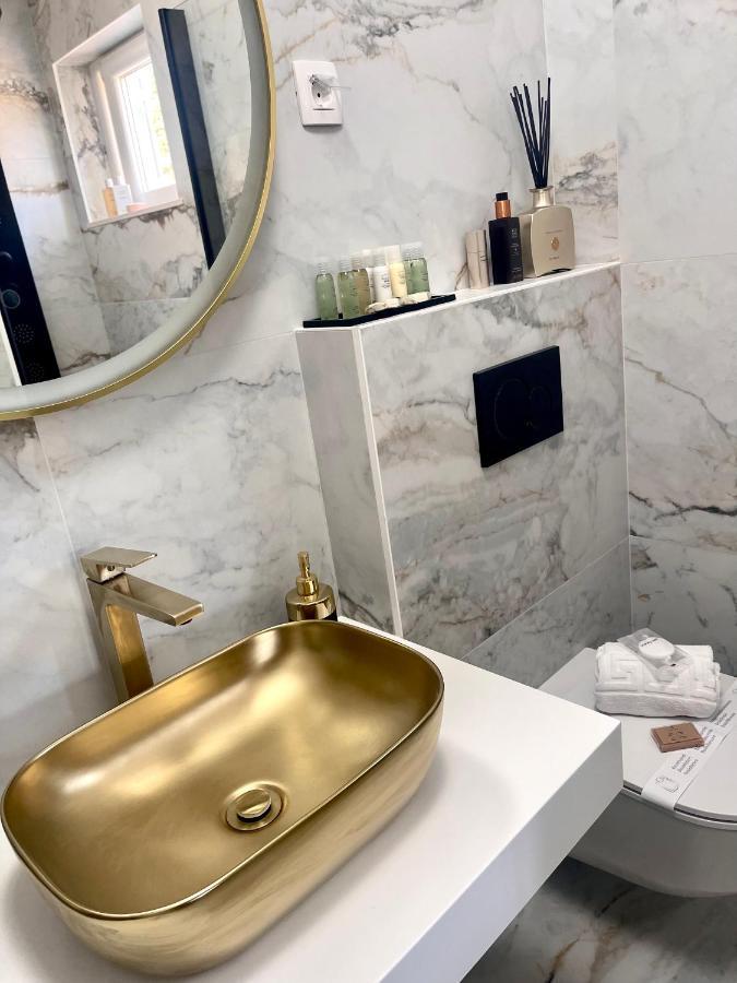 ツァヴタットLuxury Penthouse Avalonアパートメント エクステリア 写真