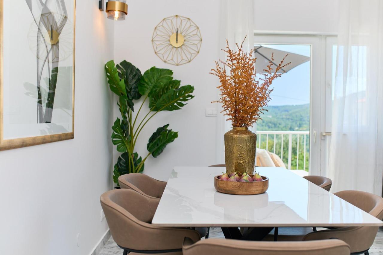 ツァヴタットLuxury Penthouse Avalonアパートメント エクステリア 写真
