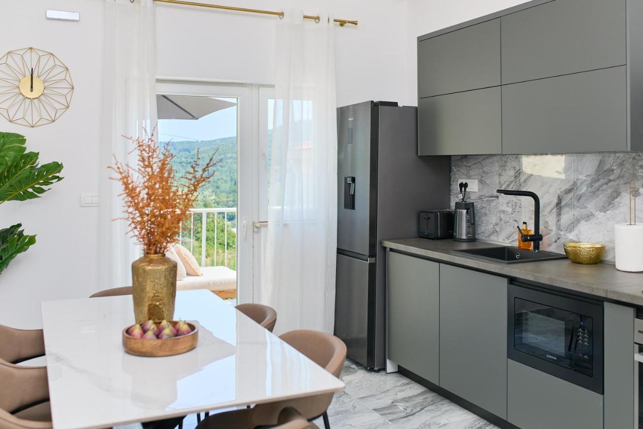 ツァヴタットLuxury Penthouse Avalonアパートメント エクステリア 写真