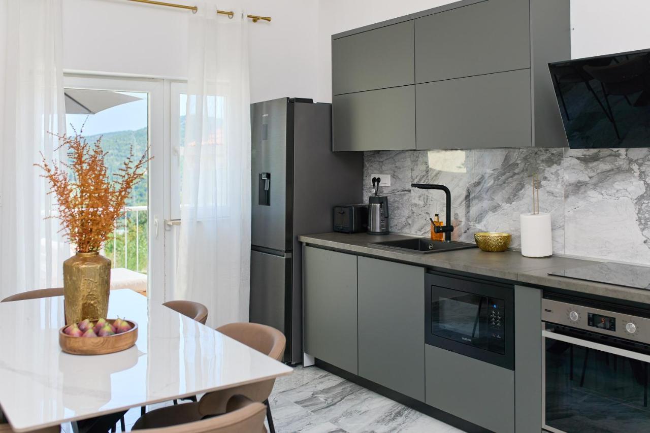 ツァヴタットLuxury Penthouse Avalonアパートメント エクステリア 写真