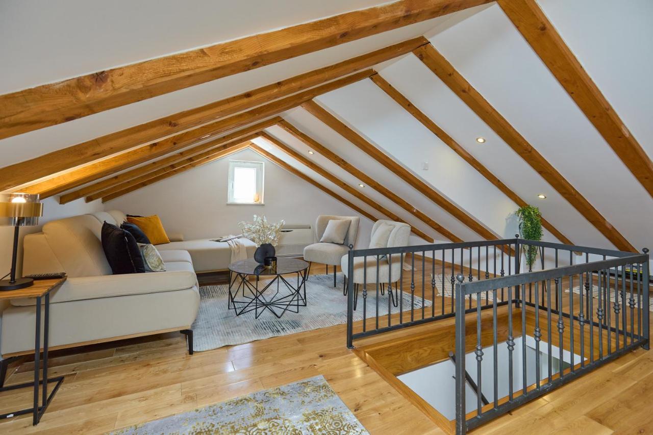 ツァヴタットLuxury Penthouse Avalonアパートメント エクステリア 写真